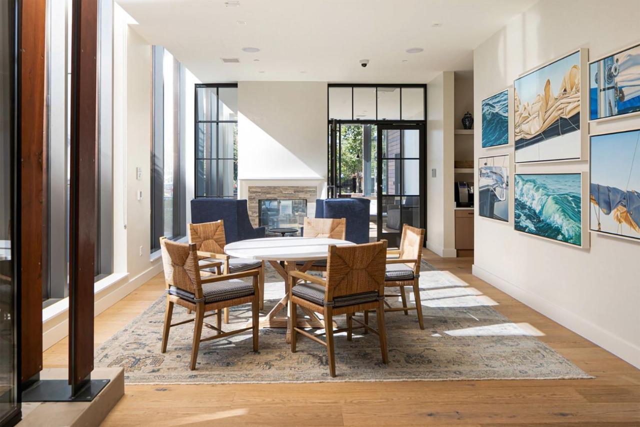 South Union 2br W Gym Roof Nr Restaurants Sea-554 Seattle